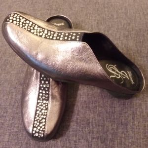 J Renee' pewter and rhinestone mule Sz 8w
